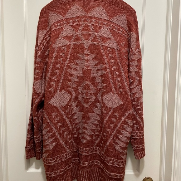 Bobeau Cardigan, Large, like new. Red Aztec/Southwestern print. Soft and cozy! - Picture 4 of 12